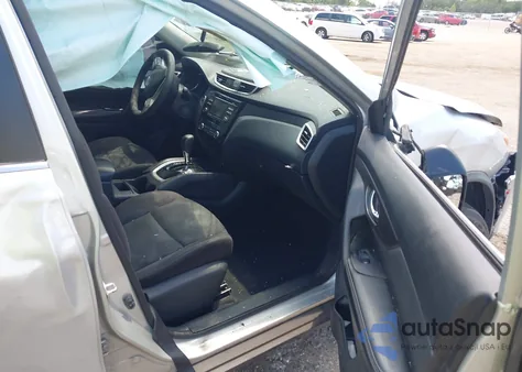 2015 Nissan Rogue Sv z USA, uszkodzony, nr VIN KNMAT2MV8FP531007